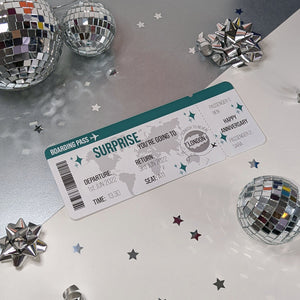 Surprise Reveal Holiday Boarding Pass, Star Detail